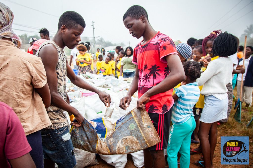 World CleanUp Day en Praia de Xai-Xai, Mozambique