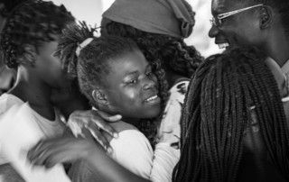 Abrazos en la Fundación Khanimambo