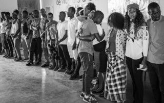 Abrazos en la Fundación Khanimambo