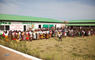 Una visita muy esperada - Calurosa bienvenida en Khanimambo